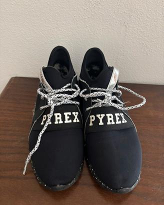 Pirex scarpe