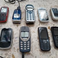Lotto 9 cellulari vecchi