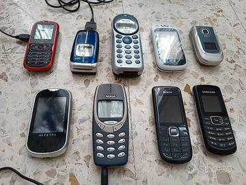 Lotto 9 cellulari vecchi