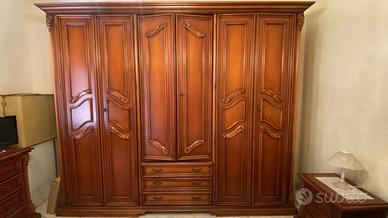 Armadio classico in legno massello