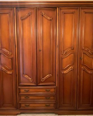 Armadio classico in legno massello