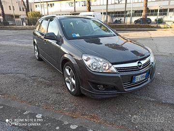 Opel Astra 2010 135500 KM  1.7 CDTI OPC LINE
