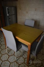 Tavolo da pranzo in legno