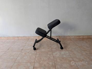 sedia Ikea con appoggio ginocchia