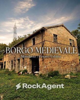 Rustico / Casale di 108 m² con 4 locali a Mondavio