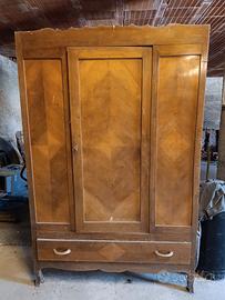 Armadio in legno di una volta – 3 ante 