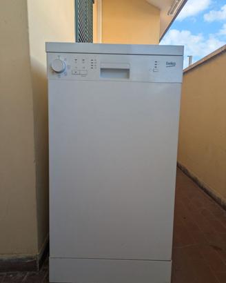 Lavastoviglie Beko Slim