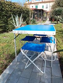 tavolo da pic-nic con sgabelli pieghevoli