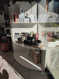 MOBILE ESPOSITIVO CON ILLUMINAZIONE 