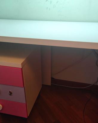 Scrivania bambina+ cassettiera
