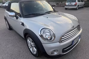 MINI Cabrio 153,011km Mini 1.6 16V Cooper D Cabr