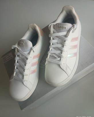 Adidas ragazza