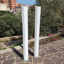 Coppia di pali da illuminazione esterna