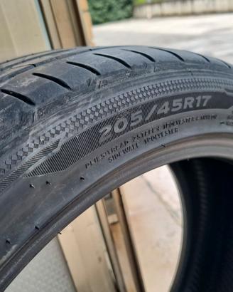 Gomma 205/45R17