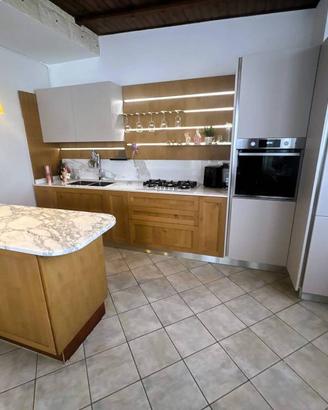 Appartamento di 163 m² con 4 locali a Bitonto