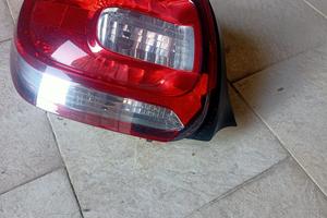 Fanale posteriore. sx ds3