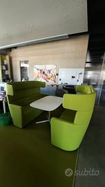 2 divani verdi+ tavolo per uffici e spazi pubblici