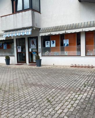 Locale commerciale parrucchiera