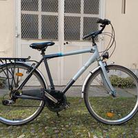 B'Twin Riverside 03 - Bici Ibrida Alluminio