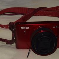 Nikon J1 con obiettivo Nikkor 10-30mm