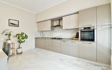 APPARTAMENTO RISTRUTTURATO 3 CAMERE VICINO AL MAR