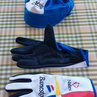 Guanti e cappellino bici invernali