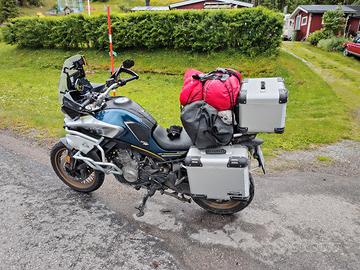 MT 800 touring