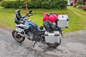 MT 800 touring