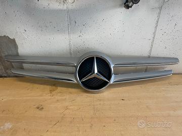 Mascherina anteriore Mercedes classe B con logo