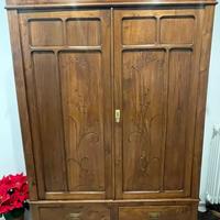 Armadio antico in legno massello stile Liberty
