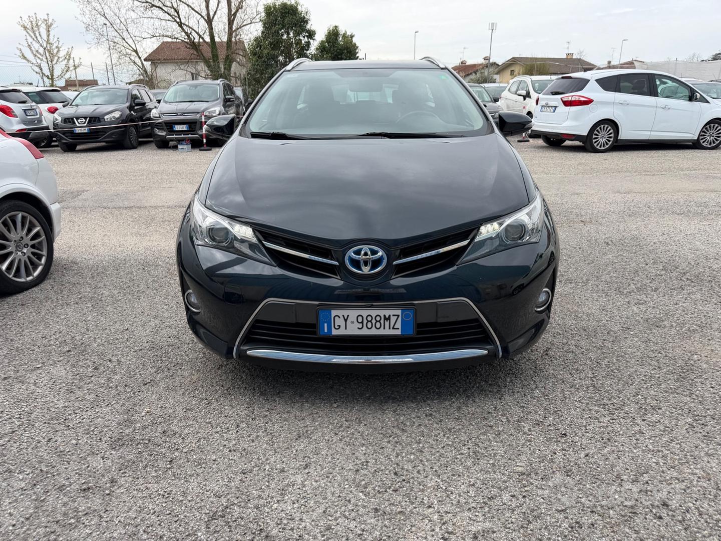 Toyota Auris 2013 photo 2
