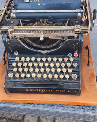  Olivetti M20 macchina da scrivere