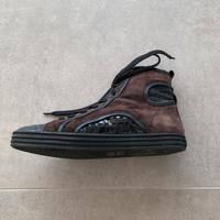 scarpe marroni e nere hogan