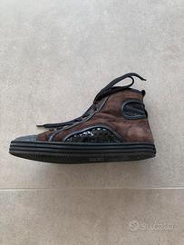 scarpe marroni e nere hogan