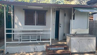 Preingresso in legno per roulotte