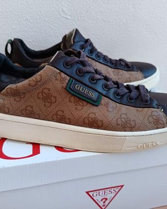 Scarpe sportive Guess