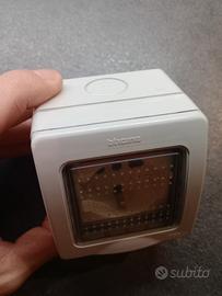 Bticino Presa schuko bipasso in custodia IP55