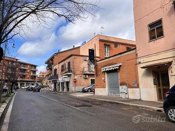 NEGOZIO A GENZANO DI ROMA