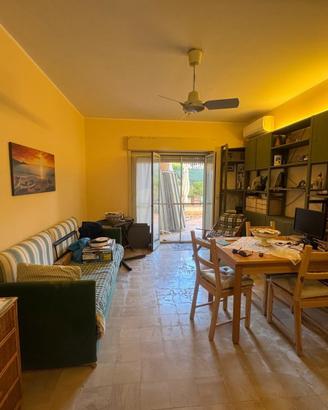 Appartamento pianterreno+ampio terrazzo +posto aut