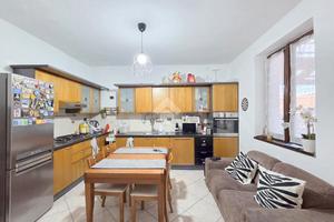 CASA SEMINDIPENDENTE A ALPIGNANO