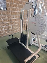 macchina fitness glutei