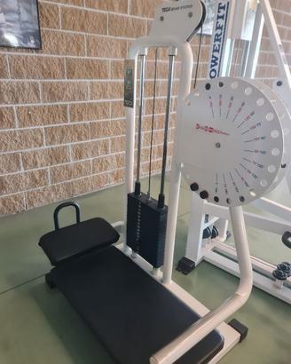 macchina fitness glutei