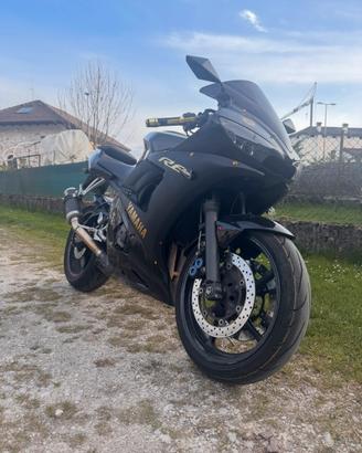 YAMAHA R6
