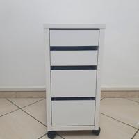 Cassettiera con rotelle