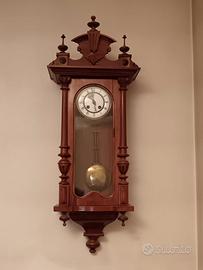 Orologio a pendolo antico