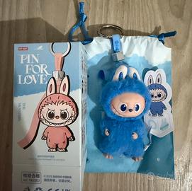 popmart labubu pin for love-O