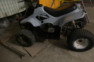 Quad 110cc 4t grigio e nero