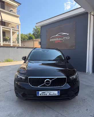 Volvo XC40 D4 AWD Geartronic Momentum