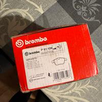 Pastiglie freni anteriori Brembo P-61-106