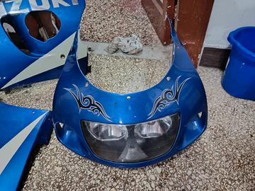 carenature e faro moto gsxr600 
